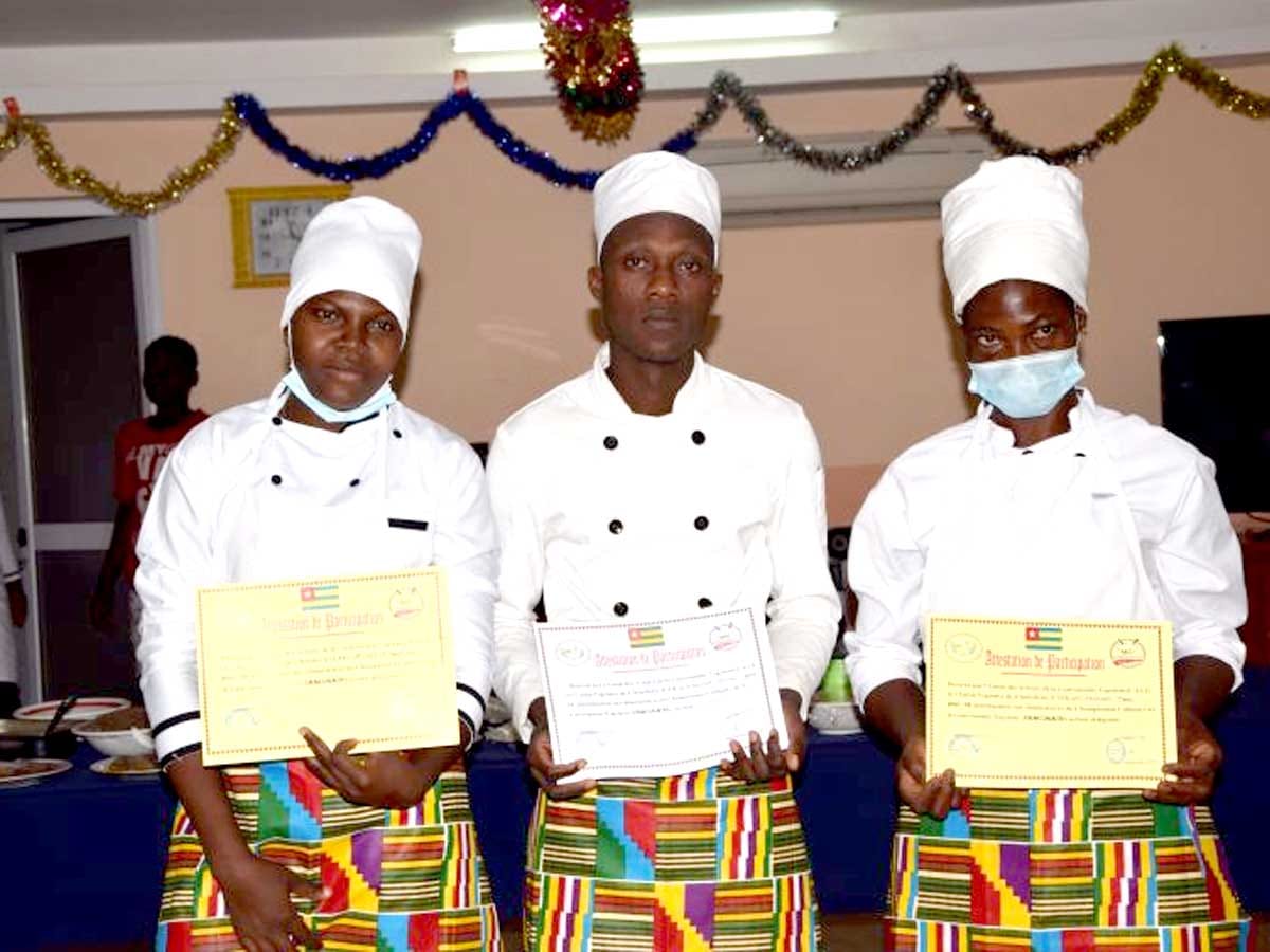 Rich results on Google's SERP when searching for 'gastronomie'