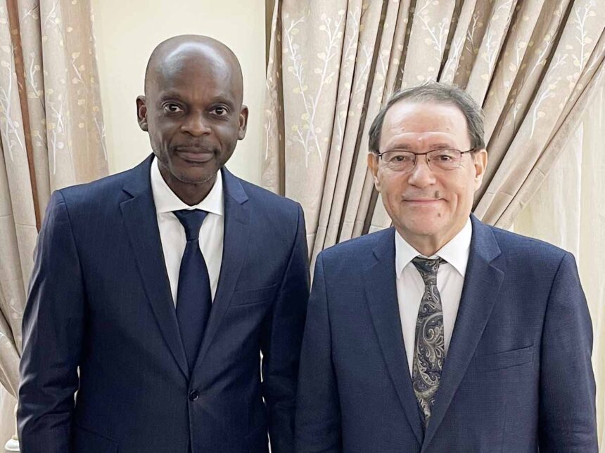 dialogue diplomatique