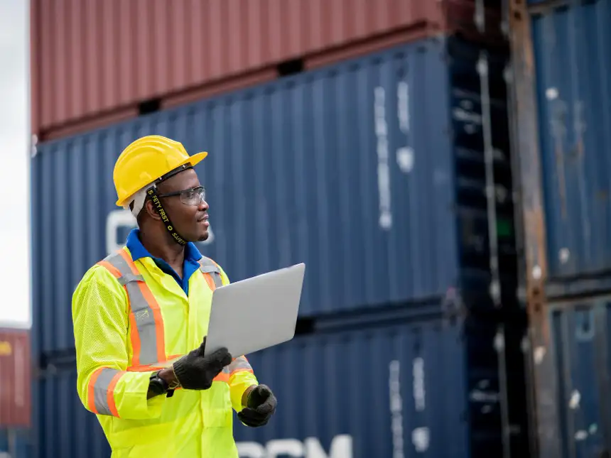 conteneurs de diverses marchandises