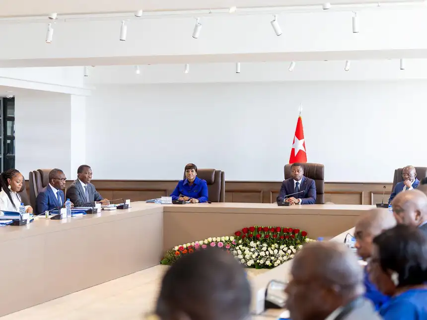 nouvelles institutions