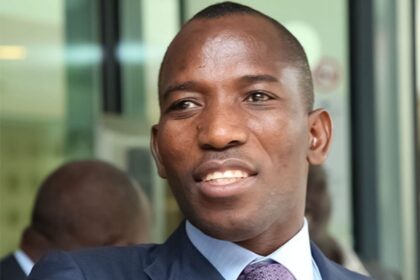 Rich results on Google's SERP when searching for 'avance sur salaire'