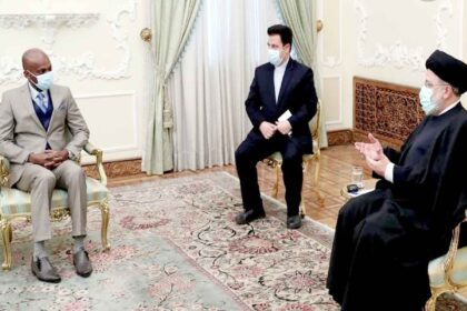 Rich results on Google's SERP when searching for 'Téhéran'