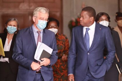 Rich results on Google's SERP when searching for 'Macron'