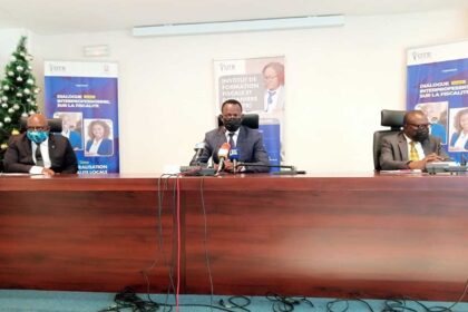 Rich results on Google's SERP when searching for 'Dialogue'