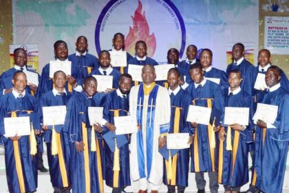 Rich results on Google's SERP when searching for 'Pasteurs'