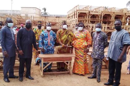 Rich results on Google's SERP when searching for 'Tables-bancs'