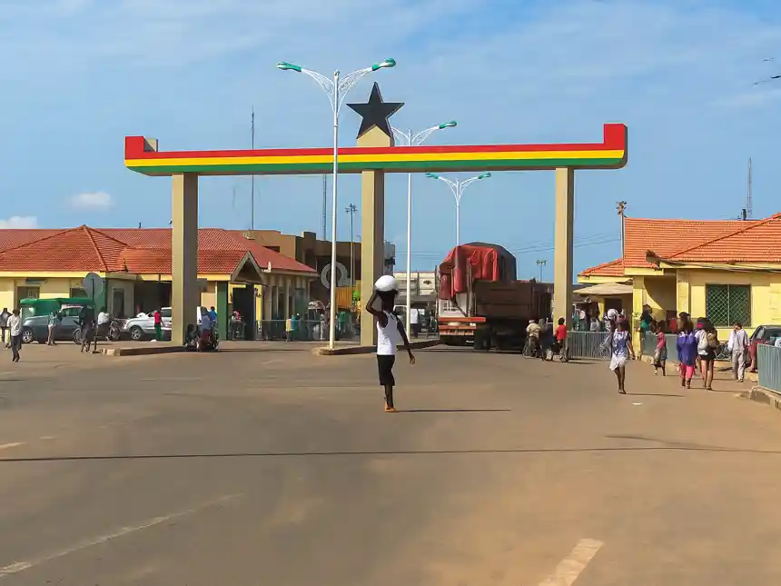 la frontière avec le Ghana