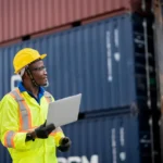 conteneurs de diverses marchandises