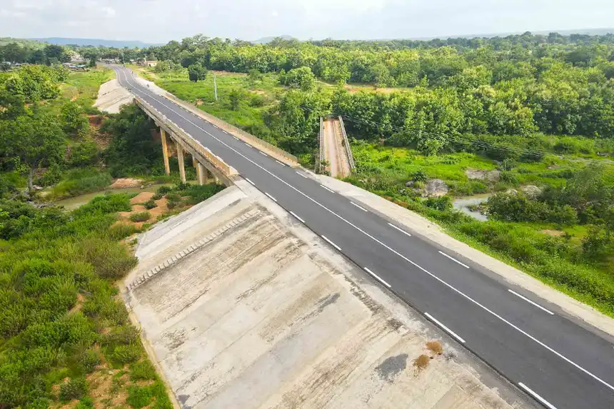 Dédoublement du pont sur le fleuve kara