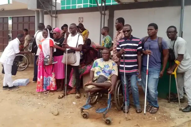 personnes handicapées diplômées